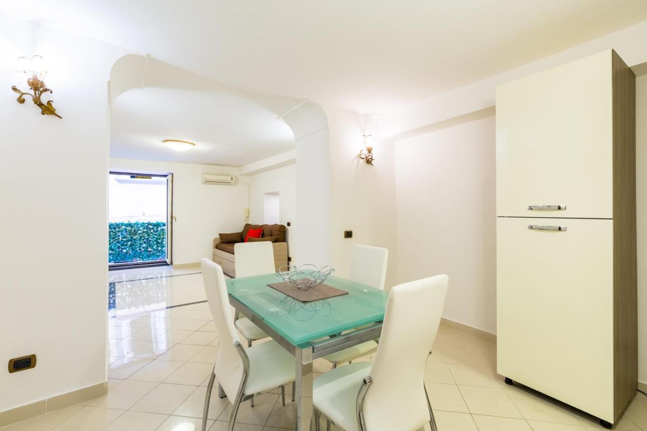 Qs1 - Indipendent Flat In Center Daire Napoli Dış mekan fotoğraf